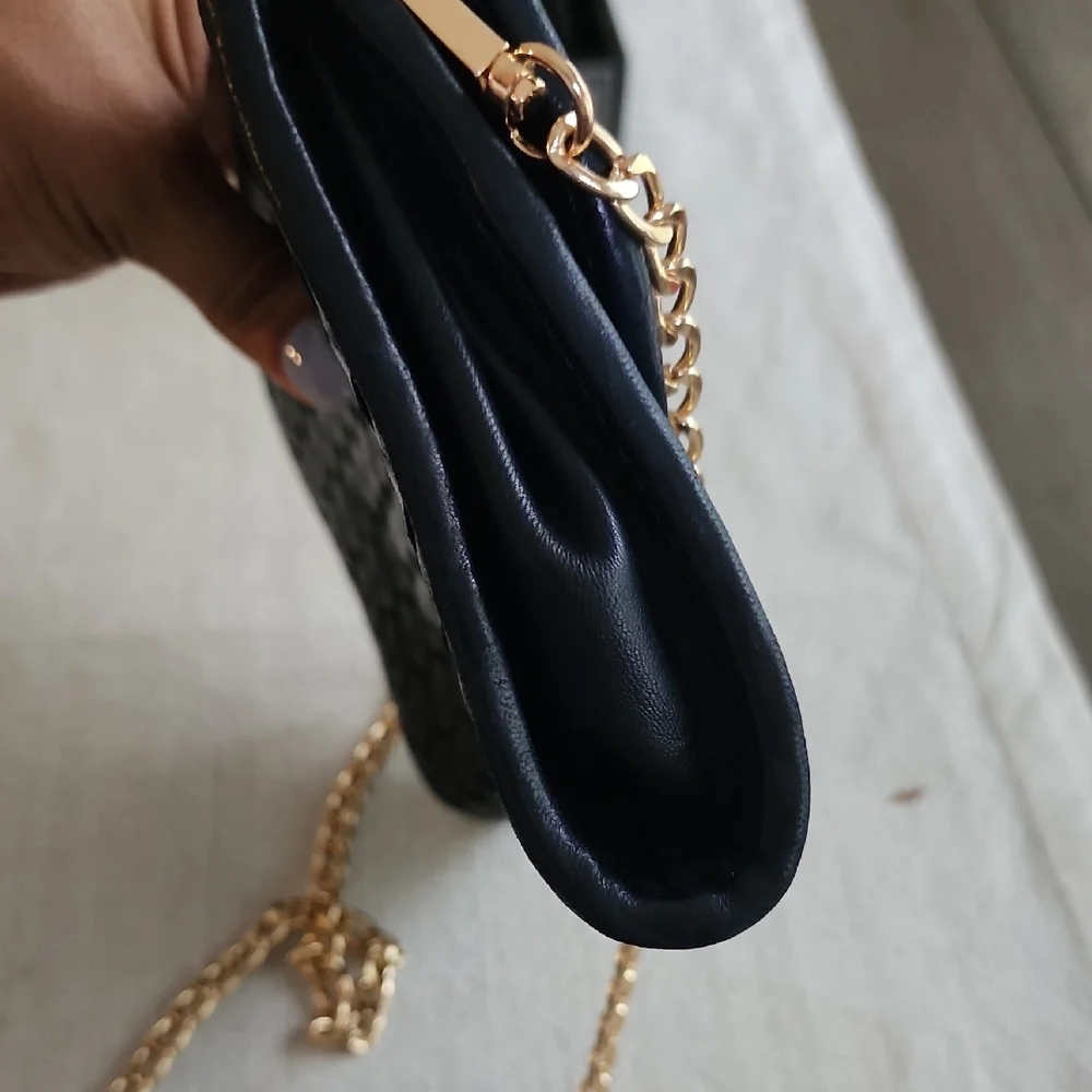 Bottega Veneta Intrecciato Navy Blue Woven Leather Clutch - Picture 9 of 16